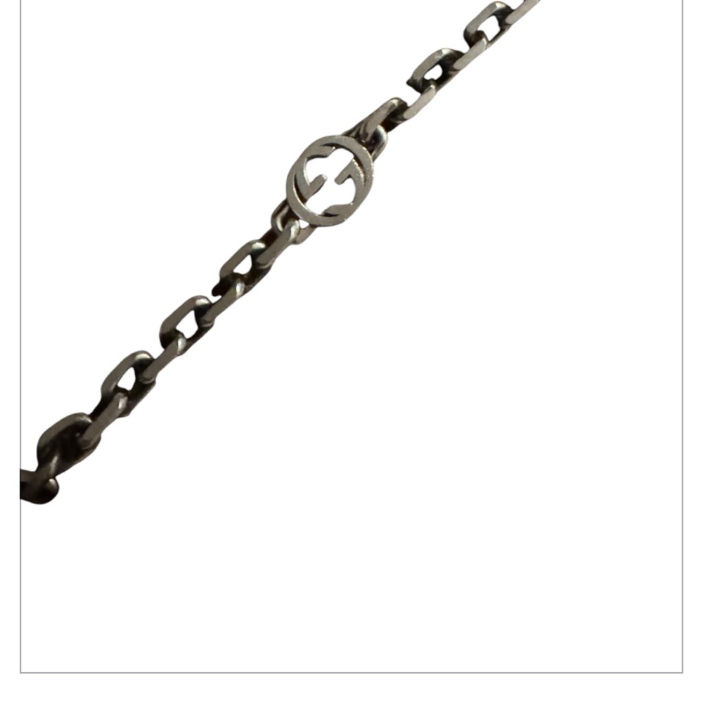 Gucci: Classic Silver Chain link ‘G’ Bracelet - Picture 4 of 8